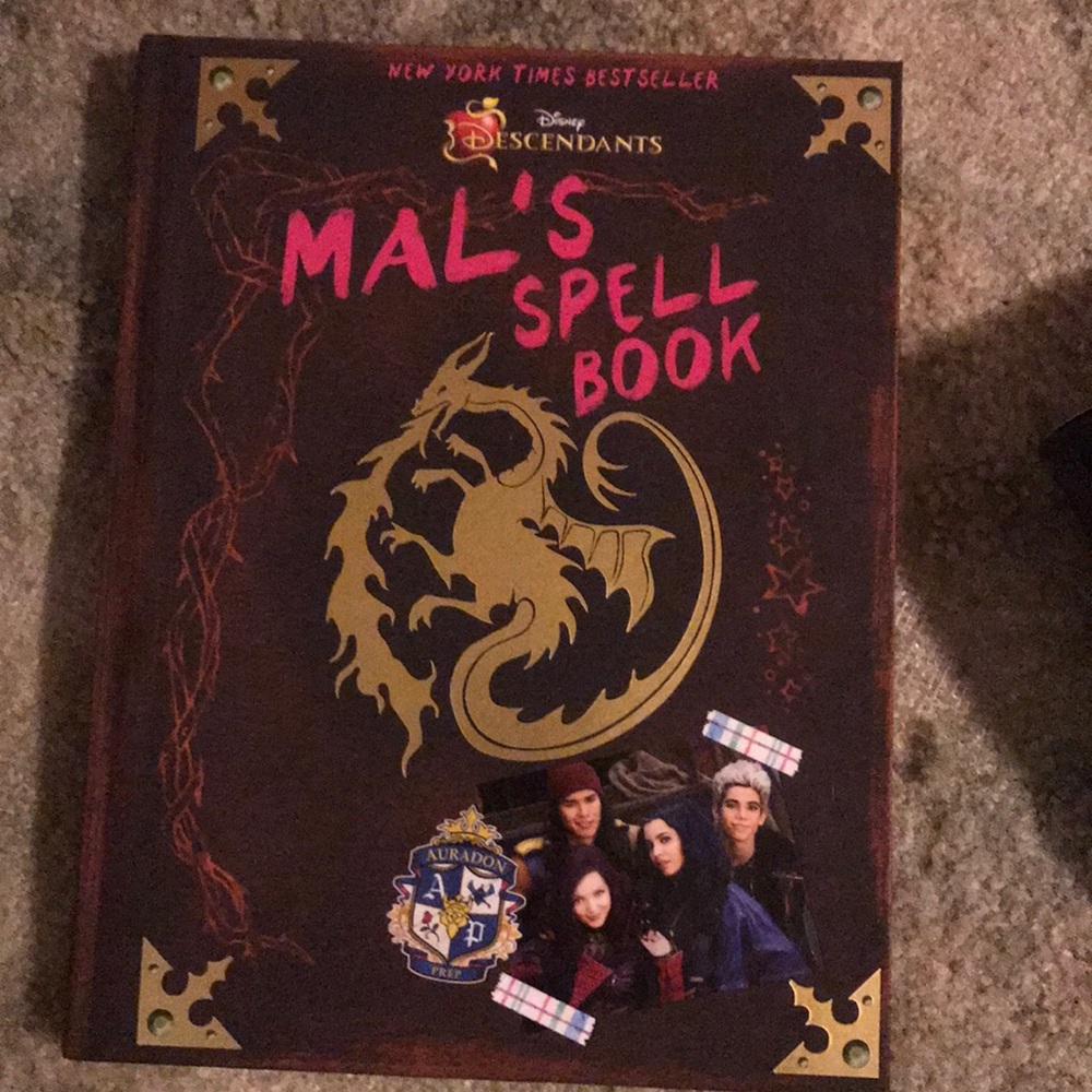 Disney descendants Mal’s spell book